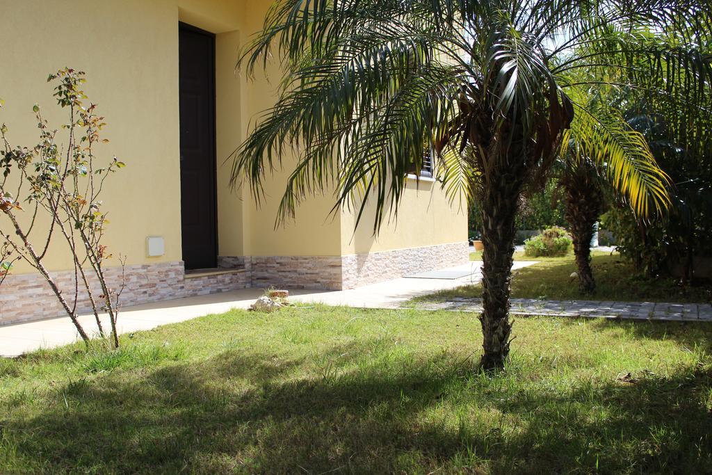 Casa Vacanze Roccella Beach كامبوفيليتْشّي دي روتْشّي المظهر الخارجي الصورة