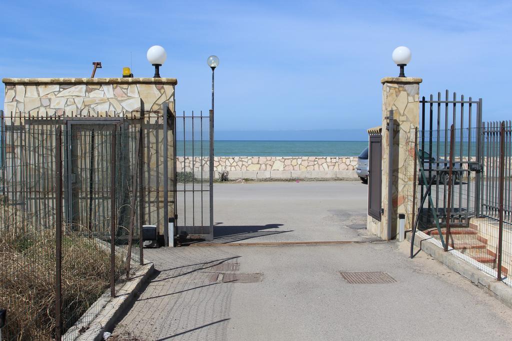 Casa Vacanze Roccella Beach كامبوفيليتْشّي دي روتْشّي المظهر الخارجي الصورة